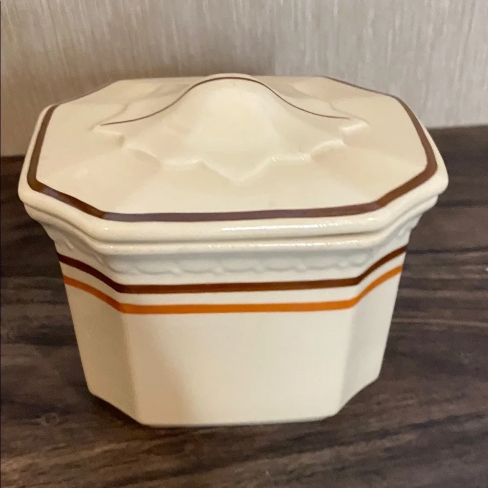 Syracuse China elegant ceramic